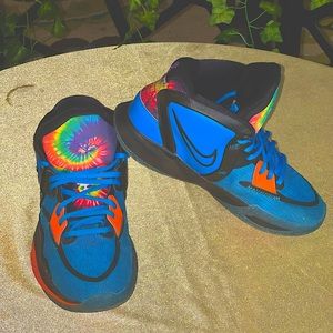 Bright, pre-loved Nike Kyrie Irving Big Boys 6